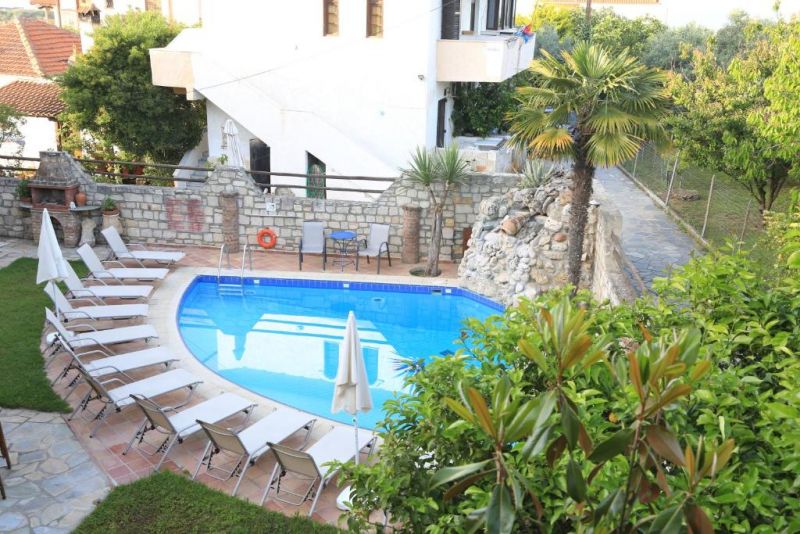 Zeus Hotel Afitos 3*