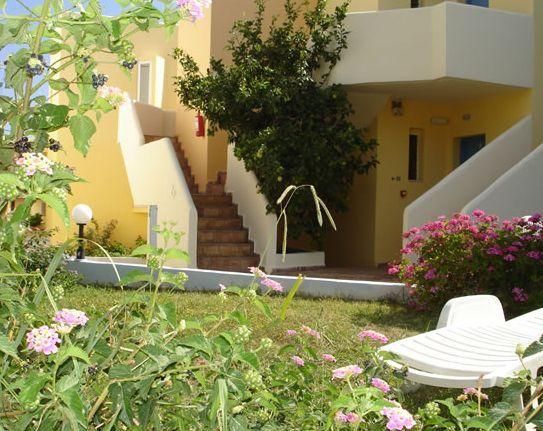Zotis Aparthotel 2*
