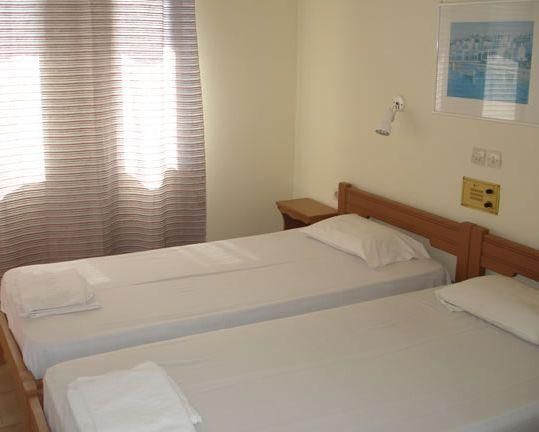 Zotis Aparthotel 2*