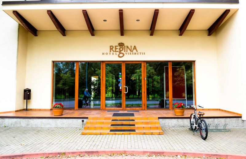 Regina 3*