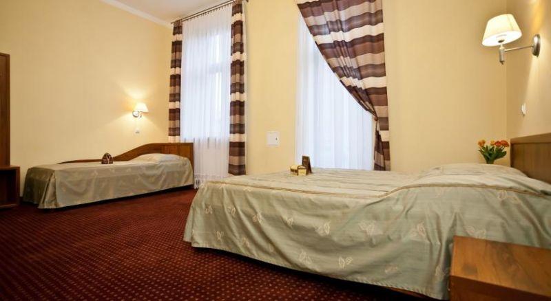 Aneks Kazimierz 3*