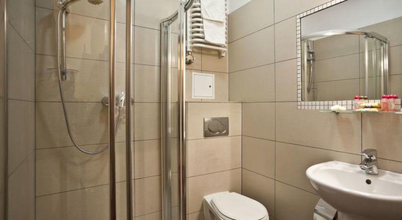 Aneks Kazimierz 3*