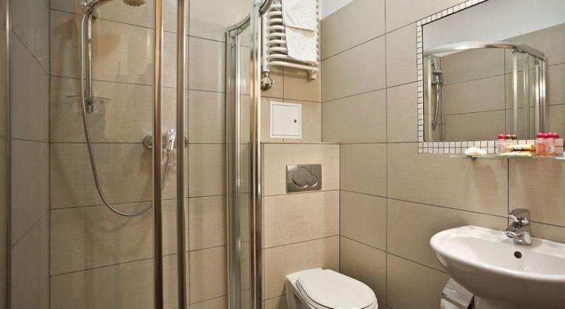 Aneks Kazimierz 3*
