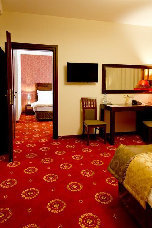 Columbus 3*