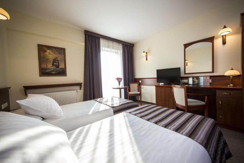 Conrad 4*