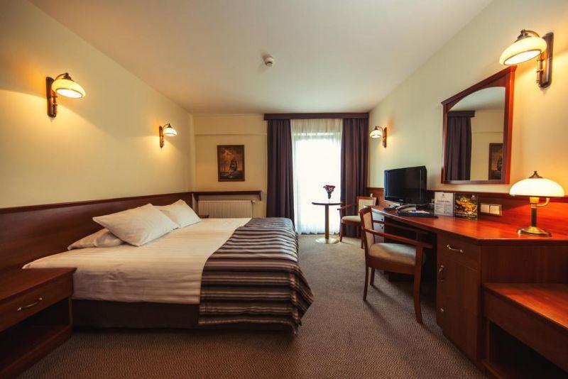 Conrad 4*