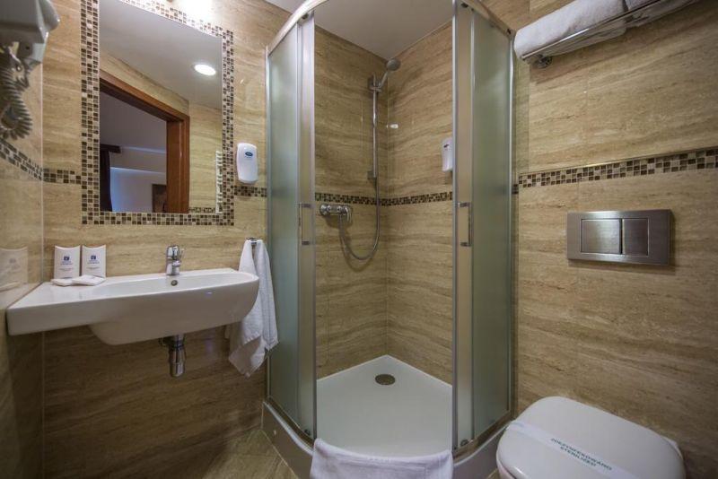Conrad 4*