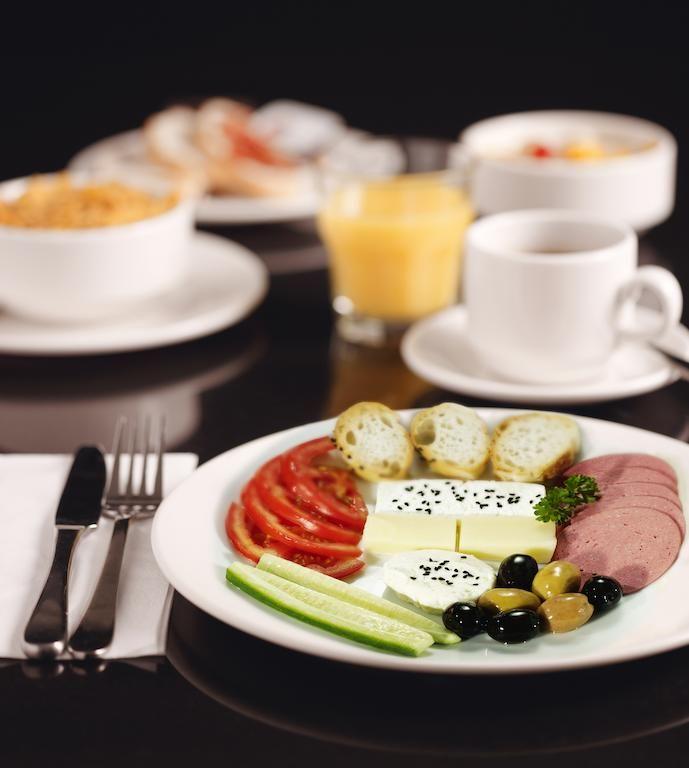 Hampton By Hilton Warsaw City Centre 3*