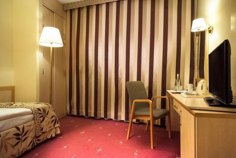 Hp Park Plaza 4*