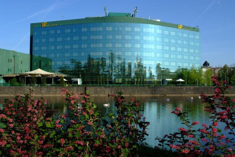 Hp Park Plaza 4*