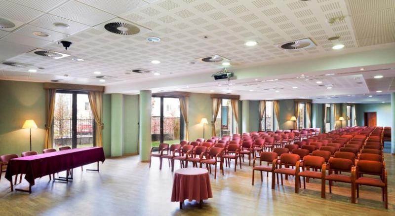 Sympozjum 4*