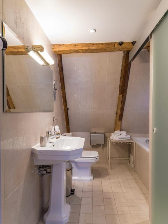 Cru Hotel 4*