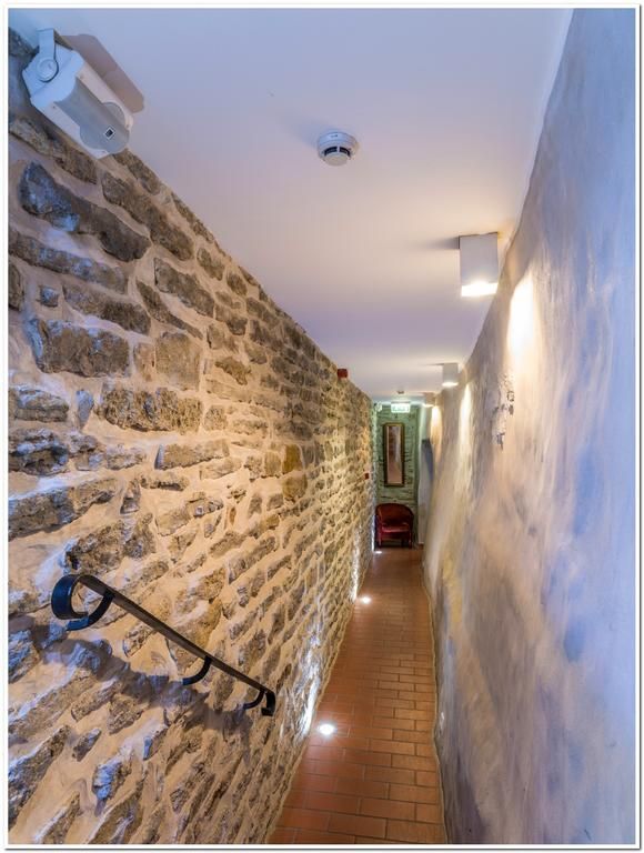 Cru Hotel 4*