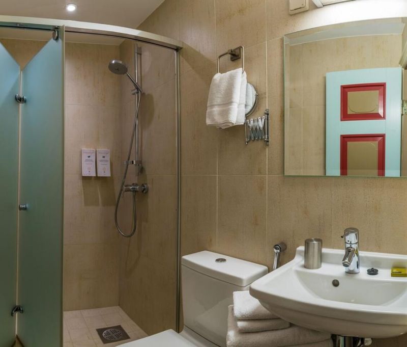 Cru Hotel 4*