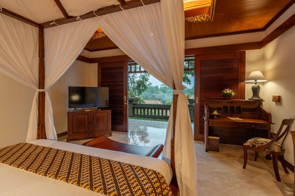 Puri Wulandari 5*