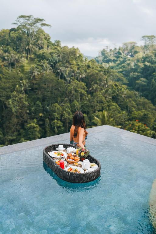 Puri Wulandari 5*