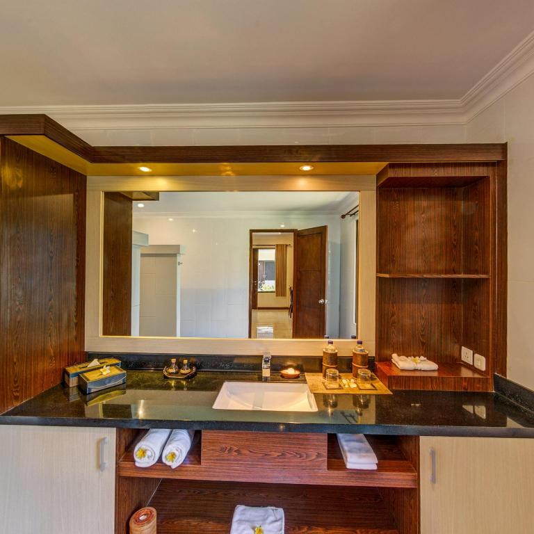 Hotel Villa Ombak 4*