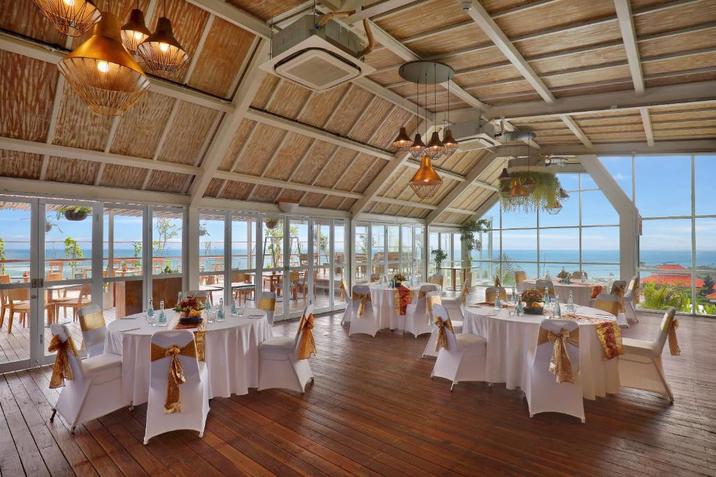 Aston Canggu Beach Resort 4*