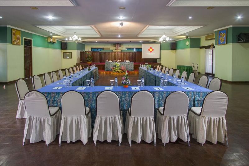 Bali Taman Beach Resort 3*