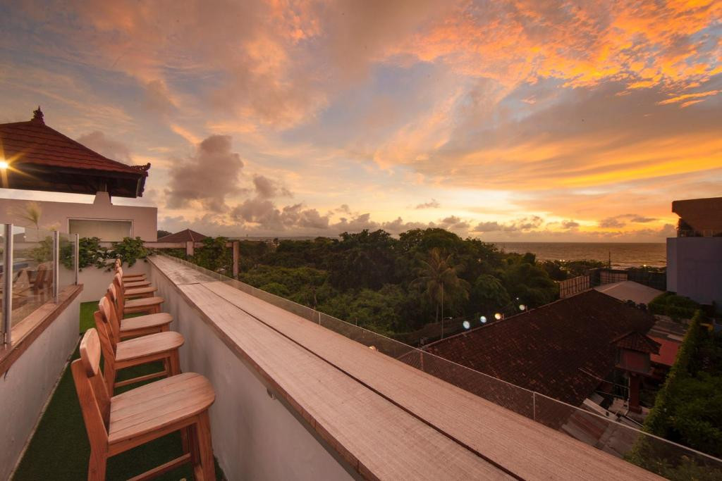 Kuta Beach 4*
