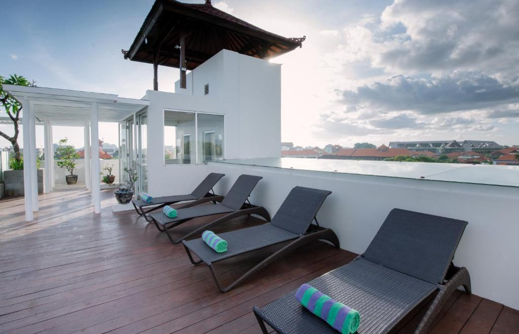 Kuta Beach 4*