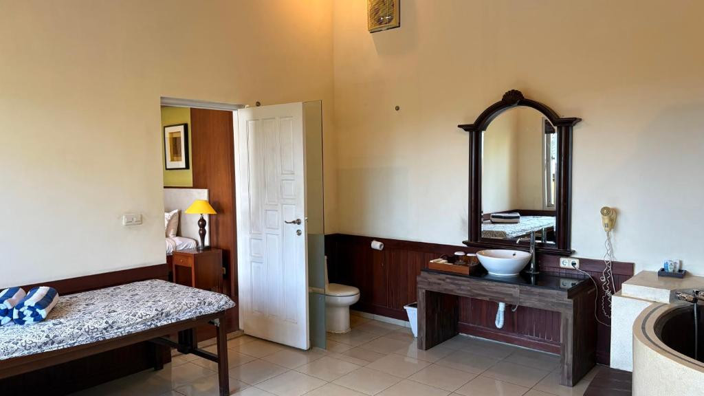 Beverly Hills Boutique Hotel & Spa 4*