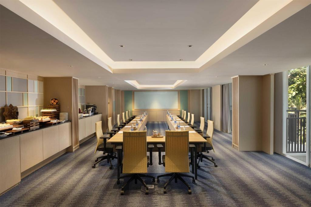 Hilton Garden Inn Bali Nusa Dua (Ex. Ibis Styles Bali Benoa) 4*