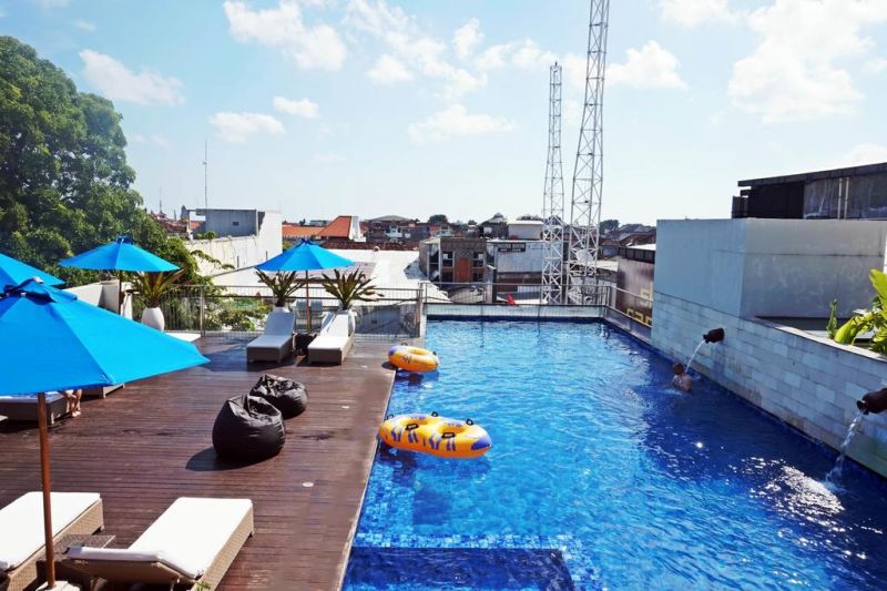 J4 Hotel Legian 3*