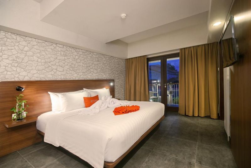 J4 Hotel Legian 3*