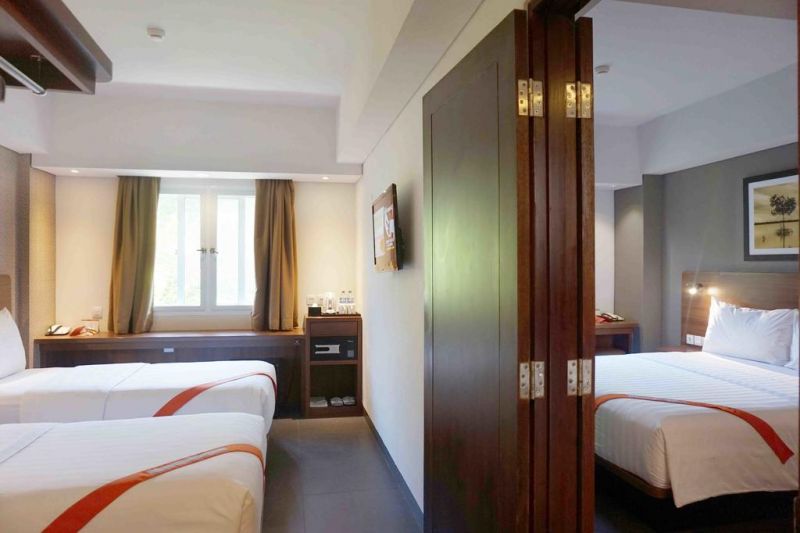 J4 Hotel Legian 3*