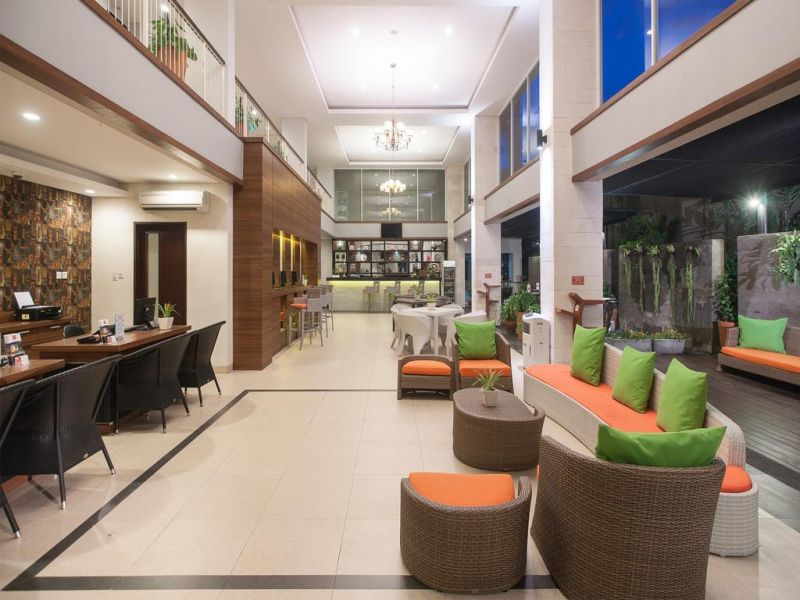 J4 Hotel Legian 3*