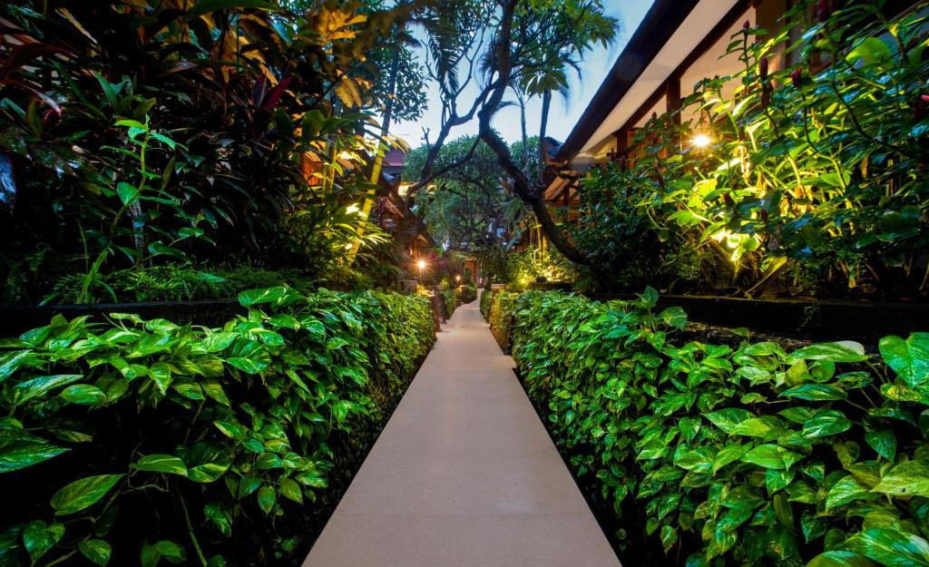 Kuta Seaview Boutique Resort & Spa 4*
