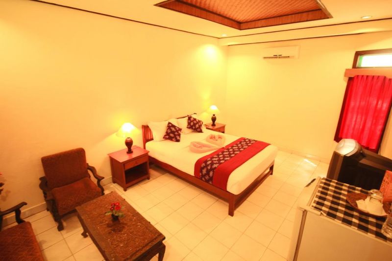 Lovina Beach Hotel 2*
