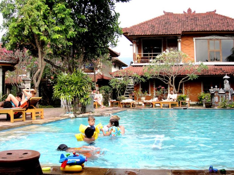 Lovina Beach Hotel 2*