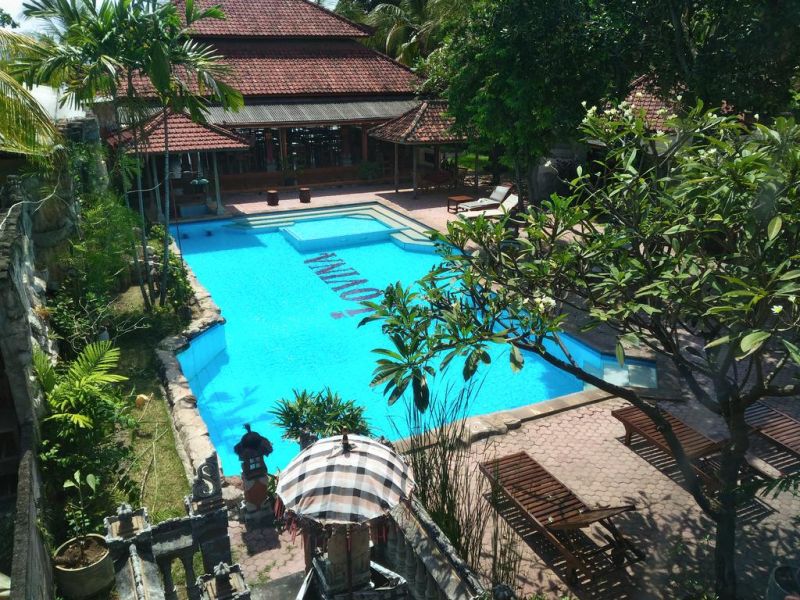 Lovina Beach Hotel 2*