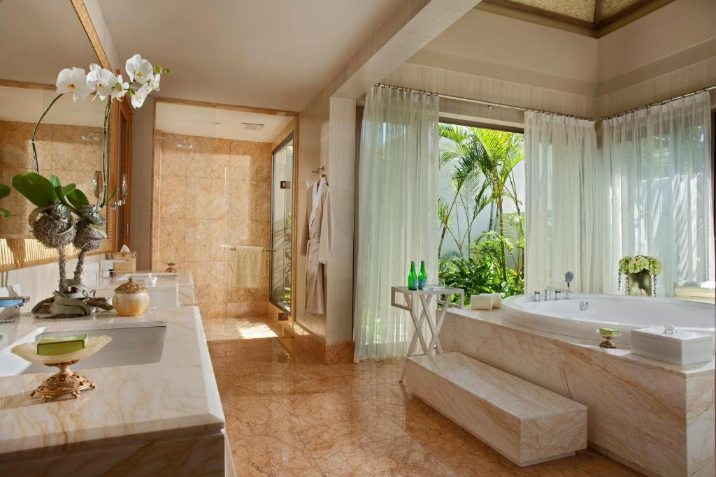 Mulia Villas 5*