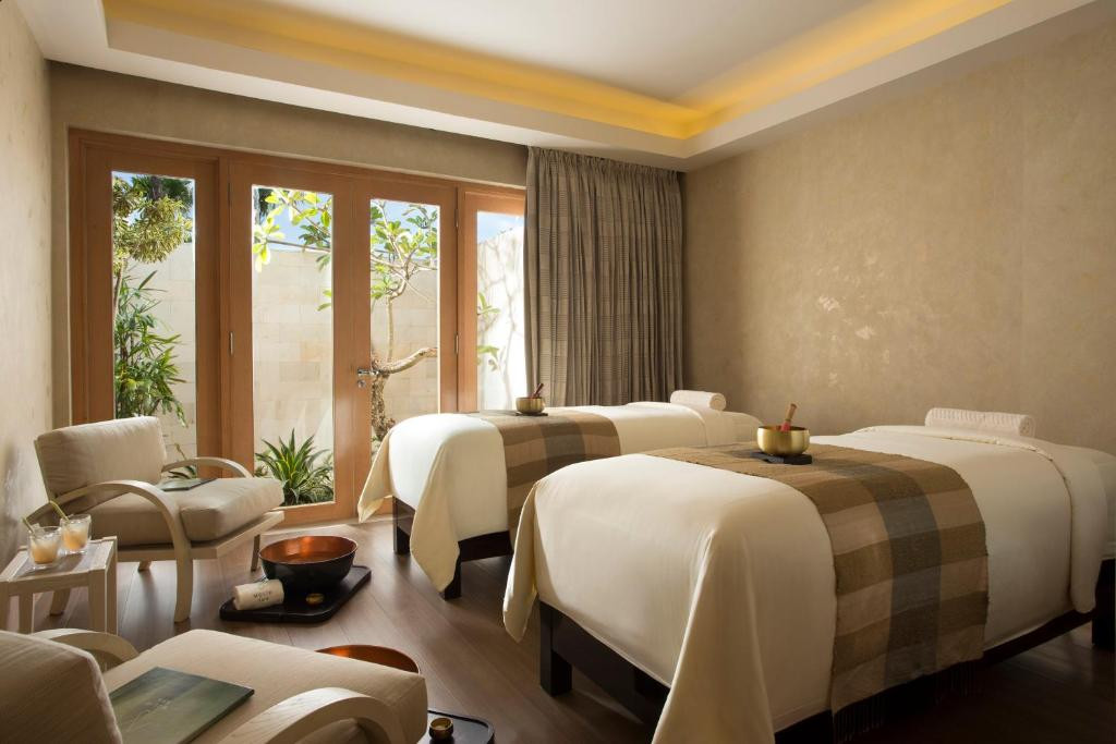 Mulia Villas 5*