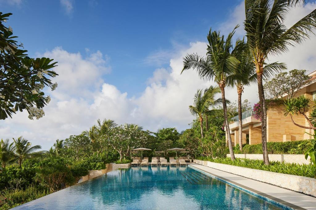 Mulia Villas 5*