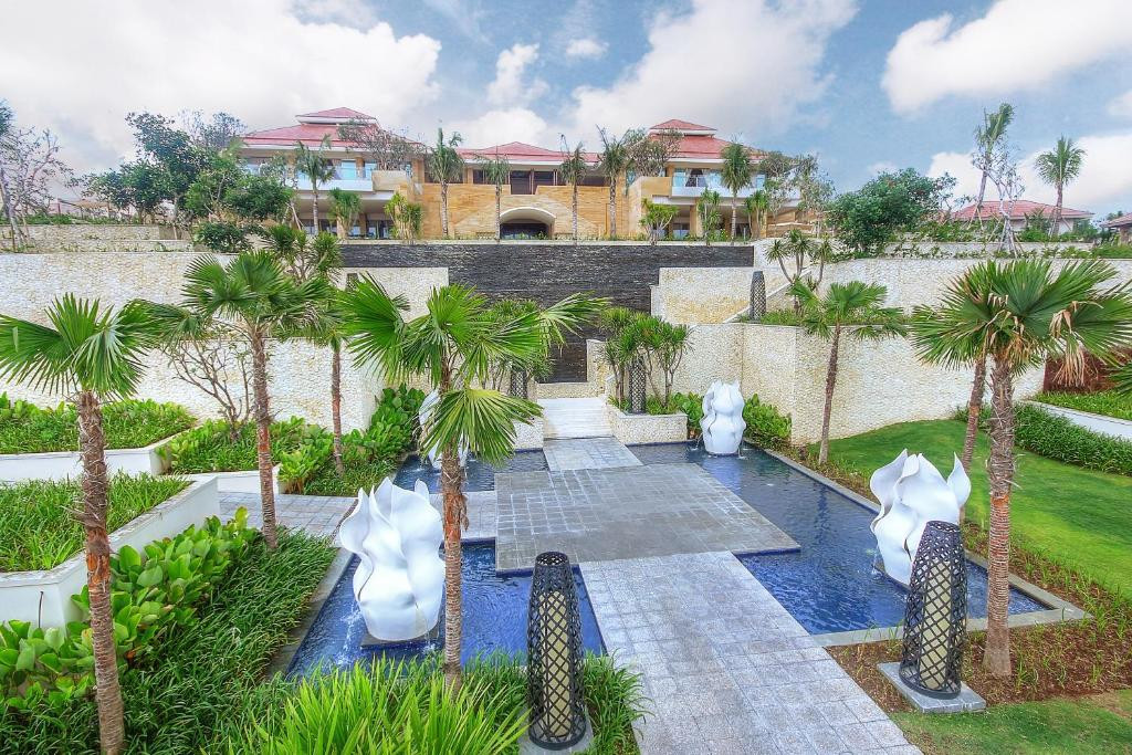 Mulia Villas 5*