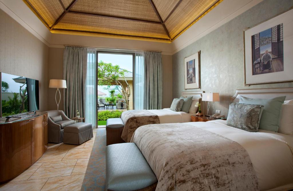 Mulia Villas 5*