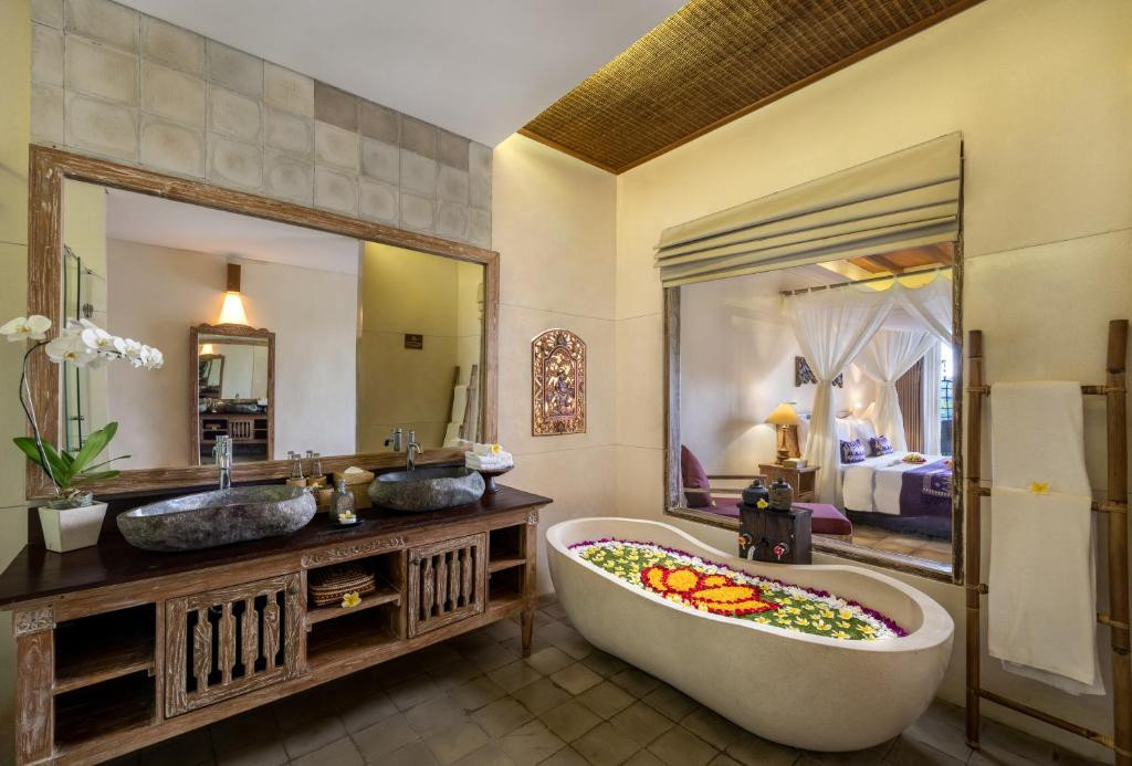 Pramana Watu Kurung Resort 5*