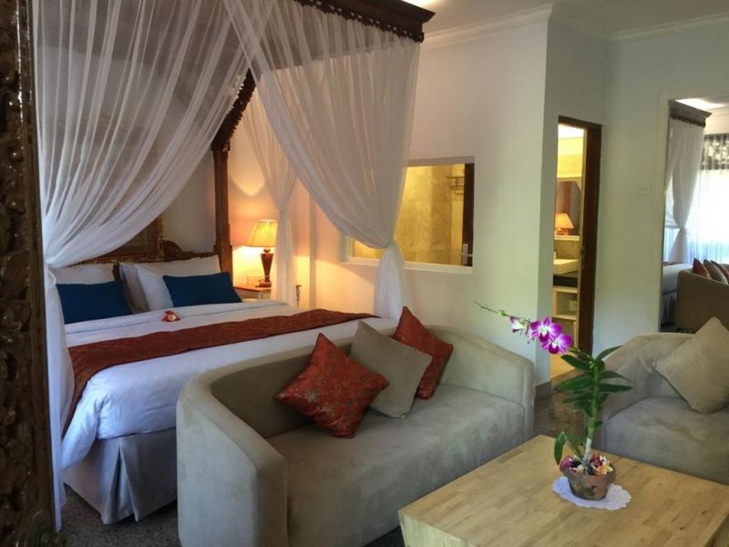 Puri Dewa Bharata Hotel & Villas 2*