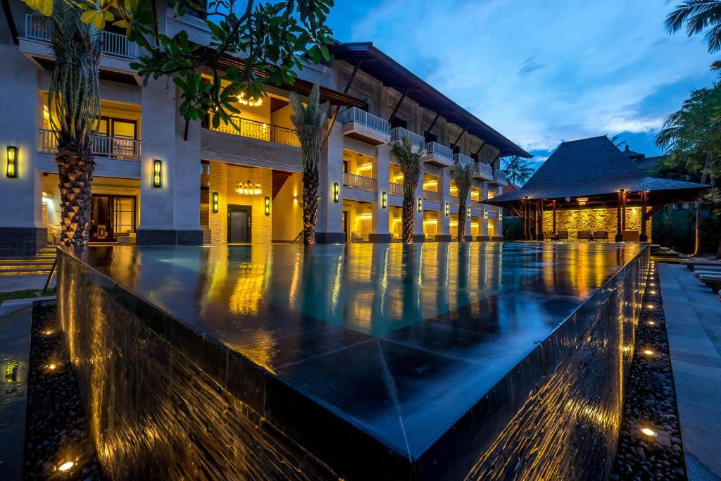 Puri Santrian 4*