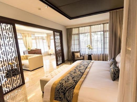Puri Santrian 4*