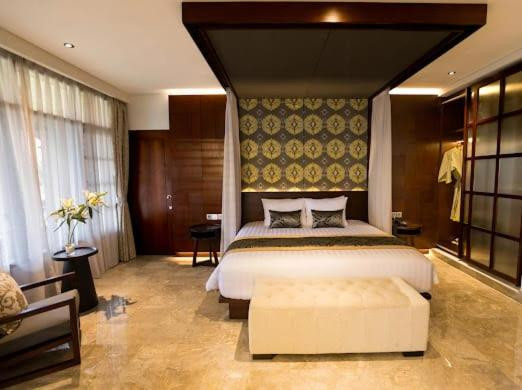 Puri Santrian 4*