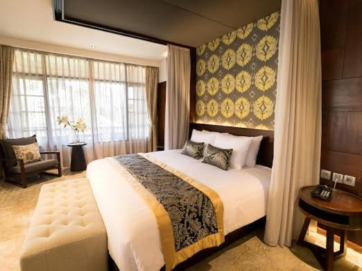 Puri Santrian 4*