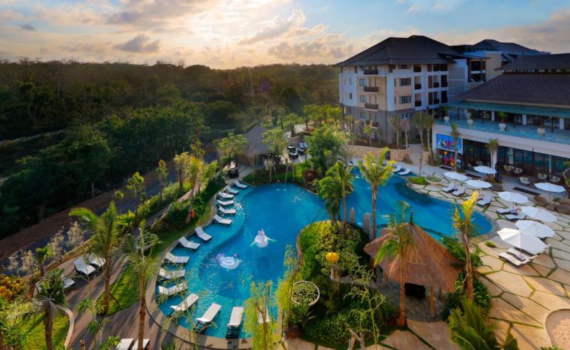 Royal Tulip Springhill Resort Jimbaran 5*
