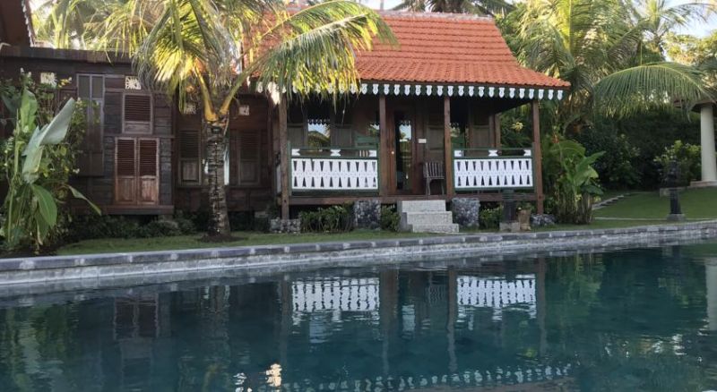 Sea Breeze Candidasa 4*