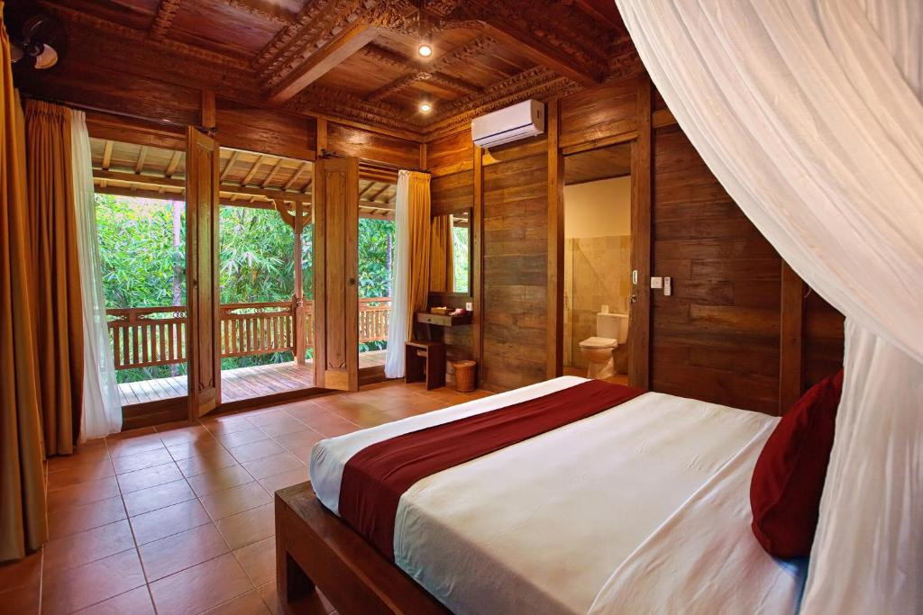 Ubud Heaven Sayan Villas Bali 4*