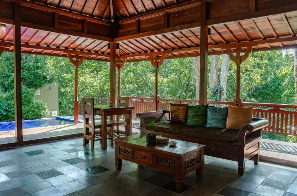 Ubud Heaven Sayan Villas Bali 4*